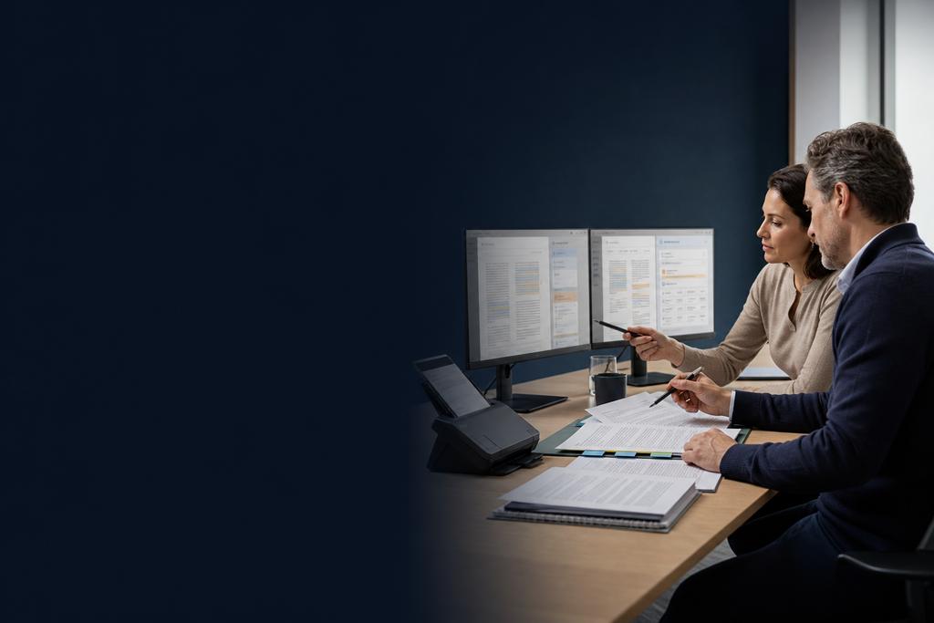 Illustratieve contractspecialist en document-AI-engineer die contractversies, bronpassages en clausulevoorstellen samen controleren
